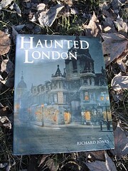 Haunted London by Richard Jones (2004-05-03)…