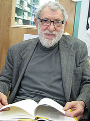 Kirjailijan kuva. <A HREF="http://flickr.com/photos/nigelbeale/2510422372/in/set-72157603766882092/">Photo by Nigel Beale / flickr</A>