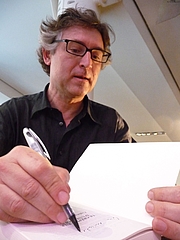 Author photo. Michel Onfray, philosophe, lors d'une conférence intitulée "Le postanarchisme expliqué à ma grand-mère" au Théâtre du Rond-Point (Paris, France) le 20 mai 2010.