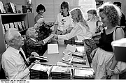 Foto de l'autor. Photo by Brigitta Braune.  (Deutsches Bundesarchiv  Bild 183-1989-0919-035)