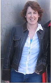 Kirjailijan kuva. Picture of Kelley Armstrong provided by her.