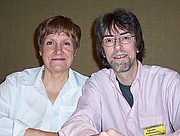 Foto de l'autor. C. A. Bridges (Jeanne and Spider Robinson, Necronomicon 2004)