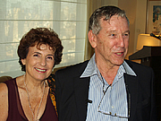 Fotografia dell'autore. Amos and Nily Oz (Credit: David Shankbone, Sept. 24, 2008)