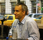 Kirjailijan kuva. <a href="http://en.wikipedia.org/wiki/User:David_Shankbone">David Shankbone</a>