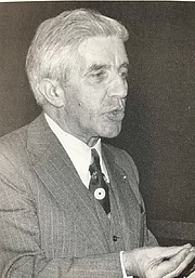 Kirjailijan kuva. 