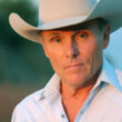 Author photo of Robert Knott