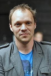 Kirjailijan kuva. 
