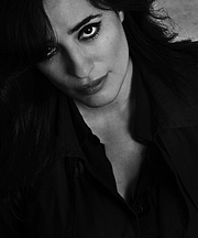 Kirjailijan kuva. Pola Oloixarac (2011)