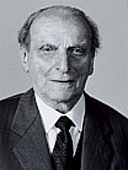 Author photo. <a href="http://it.wikipedia.org/wiki/File:Norberto_bobbio.jpg" rel="nofollow" target="_top">http://it.wikipedia.org/wiki/File:Norberto_bobbio.jpg</a>