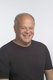 Foto de l'autor. Martin E.P. Seligman<br>Fox Leadership Professor of Psychology<br>Director, Positive Psychology Center<br>President, American Psychological Association, 1998