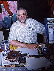 Foto de l'autor. <a href="http://en.wikipedia.org/wiki/Chuck_Dixon" rel="nofollow" target="_top">http://en.wikipedia.org/wiki/Chuck_Dixon</a>