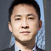 Kirjailijan kuva. Photo by Webb Chappell found at <a href="http://narrativemagazine.com/authors/viet-thanh-nguyen" rel="nofollow" target="_top">Narrative Magazine</a>