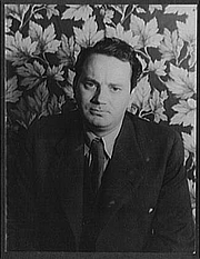 Kirjailijan kuva. Photo by Carl Van Vechten, Apr. 14, 1933 (Library of Congress, Prints & Photographs Division, Carl Van Vechten Collection, Reproduction Number: LC-USZ62-87328)
