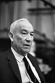 Kirjailijan kuva. Paul Morand en 1970