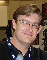 Foto de l'autor. Taken at the 2008 San Diego Comic Con.