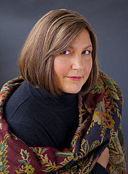 Forfatter foto. Kim Edwards - Photo by Deborah Feingold