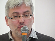Foto de l'autor. Photo by Rodrigo Fernández / Wikipedia