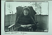 Foto de l'autor. Portriat of Denise Levertov taken by Elsa Dorfman on Flagg St, Cambridge, MA