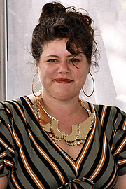 Kirjailijan kuva. Author Rainbow Rowell at the 2019 Texas Book Festival in Austin, Texas, United States. By Larry D. Moore, CC BY-SA 4.0, <a href="https://commons.wikimedia.org/w/index.php?curid=84506213" rel="nofollow" target="_top">https://commons.wikimedia.org/w/index.php?curid=84506213</a>