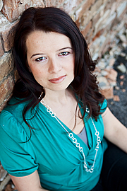 Författarporträtt. Chauntelle Janzer of OpieFoto