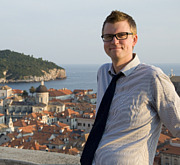 Foto de l'autor. Photo of Cale Atkinson from his website (<a href="http://www.cale.ca" rel="nofollow" target="_top">www.cale.ca</a>)