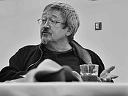 Kirjailijan kuva. 