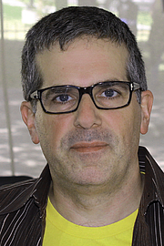 Kirjailijan kuva. Author Jonathan Lethem at the 2015 Texas Book Festival. By Larry D. Moore, CC BY-SA 4.0, <a href="https://commons.wikimedia.org/w/index.php?curid=44687865" rel="nofollow" target="_top">https://commons.wikimedia.org/w/index.php?curid=44687865</a>
