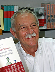 Kirjailijan kuva. Eduardo Mendoza (Feria del Libro de Madrid, 6 de junio de 2008) by r Miguel A. Monjas
