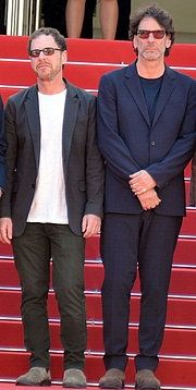 Forfatter foto. Joel (on the right) and Ethan Coen at the Cannes film festival, photograph by Georges Biard