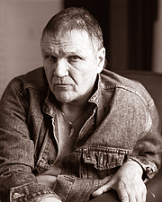 Kirjailijan kuva. 
