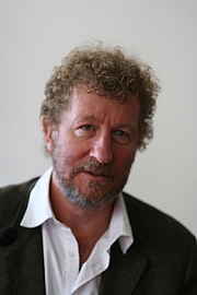 Kirjailijan kuva. Sebastian Faulks, September 5, 2008