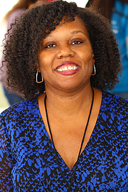 Foto de l'autor. Author Kelly Starling Lyons at the 2019 Texas Book Festival in Austin, Texas, United States. By Larry D. Moore, CC BY-SA 4.0, <a href="https://commons.wikimedia.org/w/index.php?curid=83497068" rel="nofollow" target="_top">https://commons.wikimedia.org/w/index.php?curid=83497068</a>