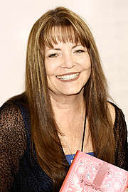 Foto de l'autor. Author Mary E. Pearson at the 2019 Texas Book Festival in Austin, Texas, United States. By Larry D. Moore, CC BY-SA 4.0, <a href="https://commons.wikimedia.org/w/index.php?curid=84658764" rel="nofollow" target="_top">https://commons.wikimedia.org/w/index.php?curid=84658764</a>