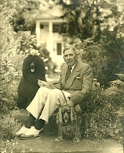 Kirjailijan kuva. 
