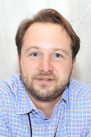 Foto de l'autor. Author Adam Gidwitz at the 2016 Texas Book Festival. By Larry D. Moore, CC BY-SA 4.0, <a href="https://commons.wikimedia.org/w/index.php?curid=53504393" rel="nofollow" target="_top">https://commons.wikimedia.org/w/index.php?curid=53504393</a>