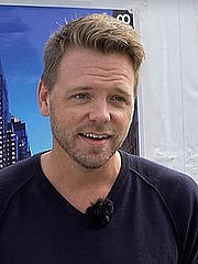 Kirjailijan kuva. 