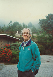 Foto del autor. Images of Henri Nouwen at Immaculate Heart Hermitage, Big Sur, California courtesy of The Henri J.M. Nouwen Archives and Research Collection, 
Toronto, ON and the American Theological Library Association.