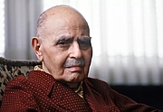 Kirjailijan kuva. 