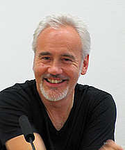 Kirjailijan kuva. 