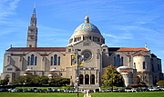 Foto del autor. The Basilica of the National Shrine of the Immaculate Conception located next to The Catholic University of America campus in Washington, D.C. By AgnosticPreachersKid - Own work, CC BY-SA 3.0, <a href="https://commons.wikimedia.org/w/index.php?curid=7446061" rel="nofollow" target="_top">https://commons.wikimedia.org/w/index.php?curid=7446061</a>