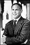 Foto de l'autor. Courtesy of the <a href="http://www.pulitzer.org/biography/1997-History" rel="nofollow" target="_top">Pulitzer Prizes</a>.