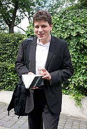 Kirjailijan kuva. Hans Peter Schaefer