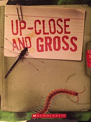 Up-Close and Gross af Kristen Hall