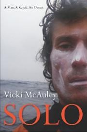 Solo, A Man. A Kayak. An Ocean – tekijä:…